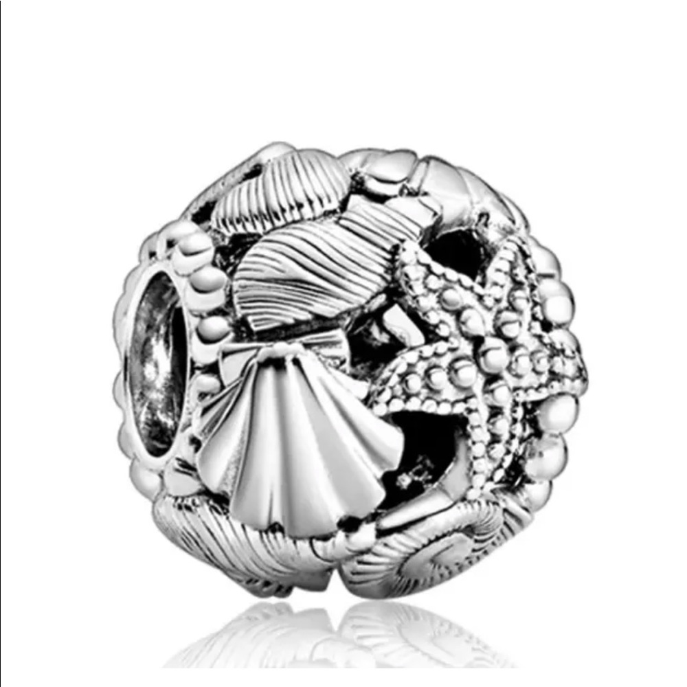 NEW•Silver Shells round DIY charm